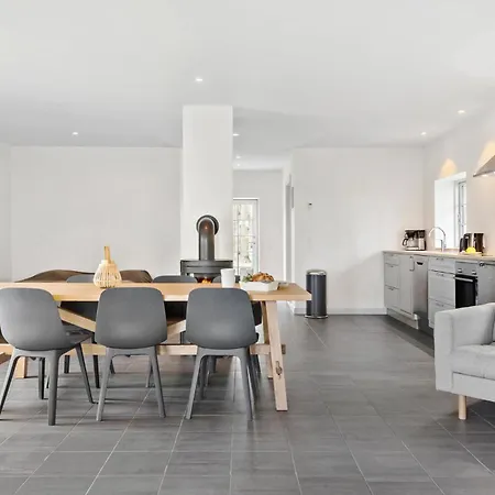 4 Bedroom Lovely In Holiday home Naestved
