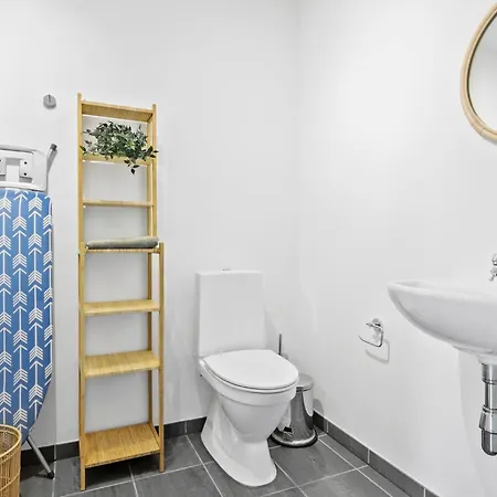 4 Bedroom Lovely In Holiday home