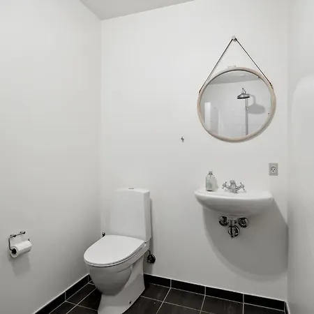 4 Bedroom Lovely In Casa vacanze *