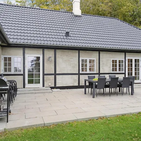 Holiday home 4 Bedroom Lovely In