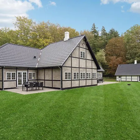 Holiday home 4 Bedroom Lovely In *