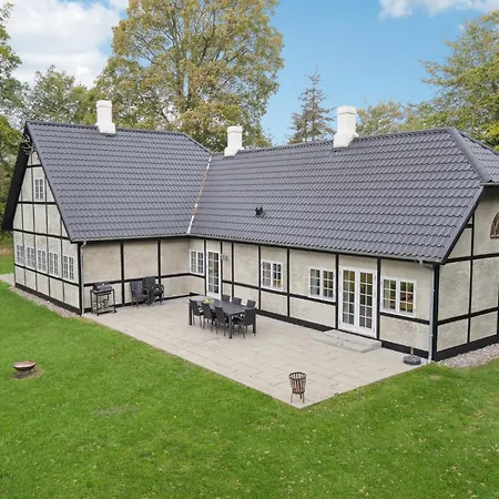 4 Bedroom Lovely In *