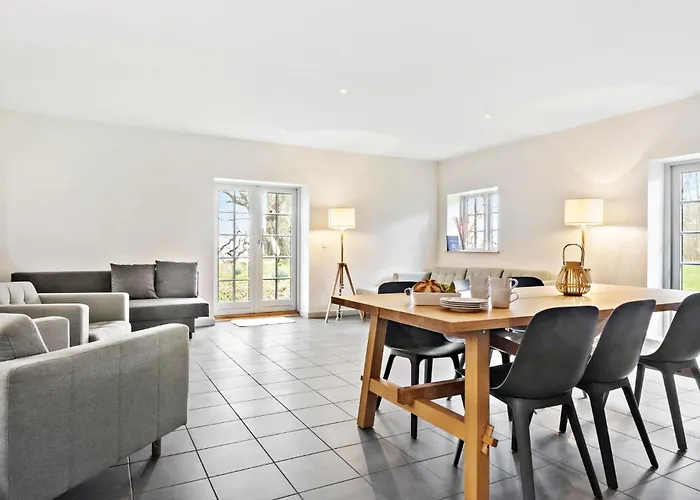 Holiday home 4 Bedroom Lovely In