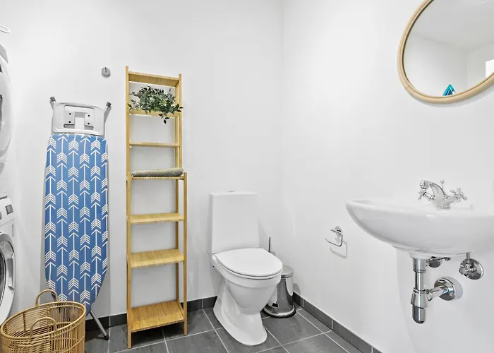 4 Bedroom Lovely In Holiday home
