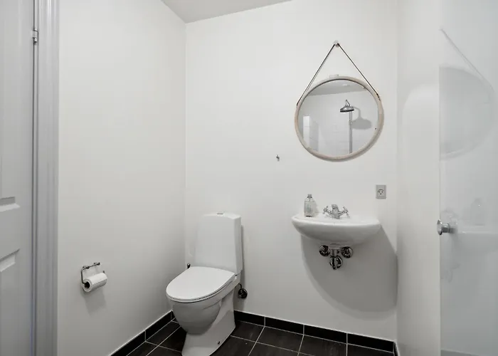 4 Bedroom Lovely In Holiday home *