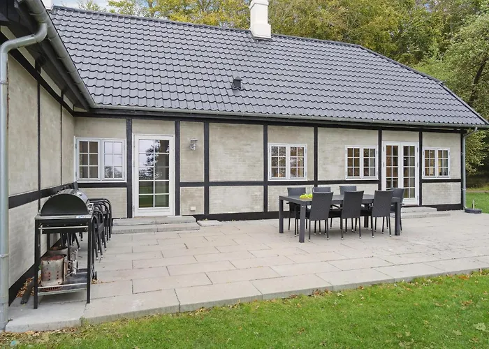 Holiday home 4 Bedroom Lovely In