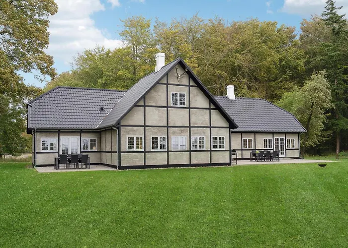 4 Bedroom Lovely In