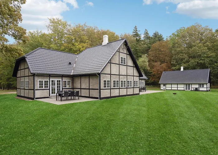 Holiday home 4 Bedroom Lovely In *